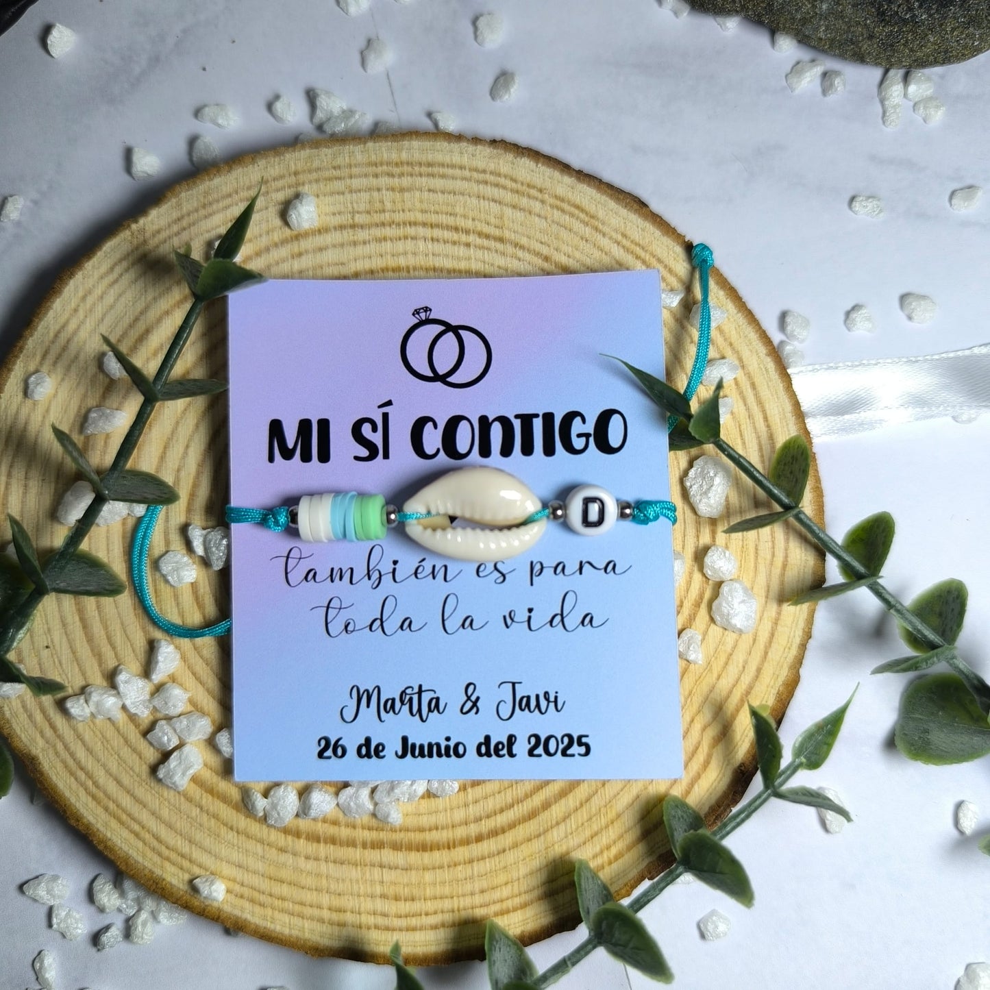 Pulsera personalizada con inicial y concha + tarjeta personalizada de boda