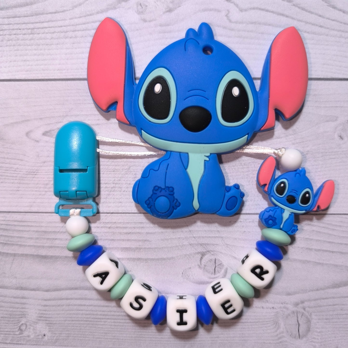 Chupetero + mordedor de Stitch con nombre.