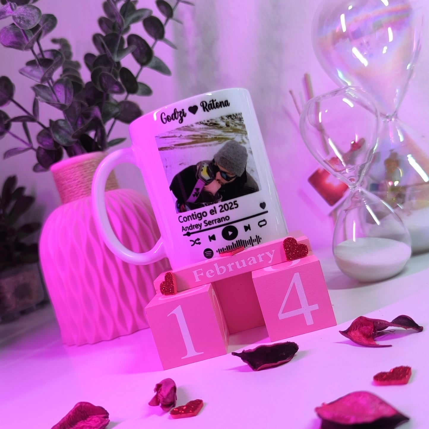 Taza personalizada con canción de Spotify, foto y nombres.