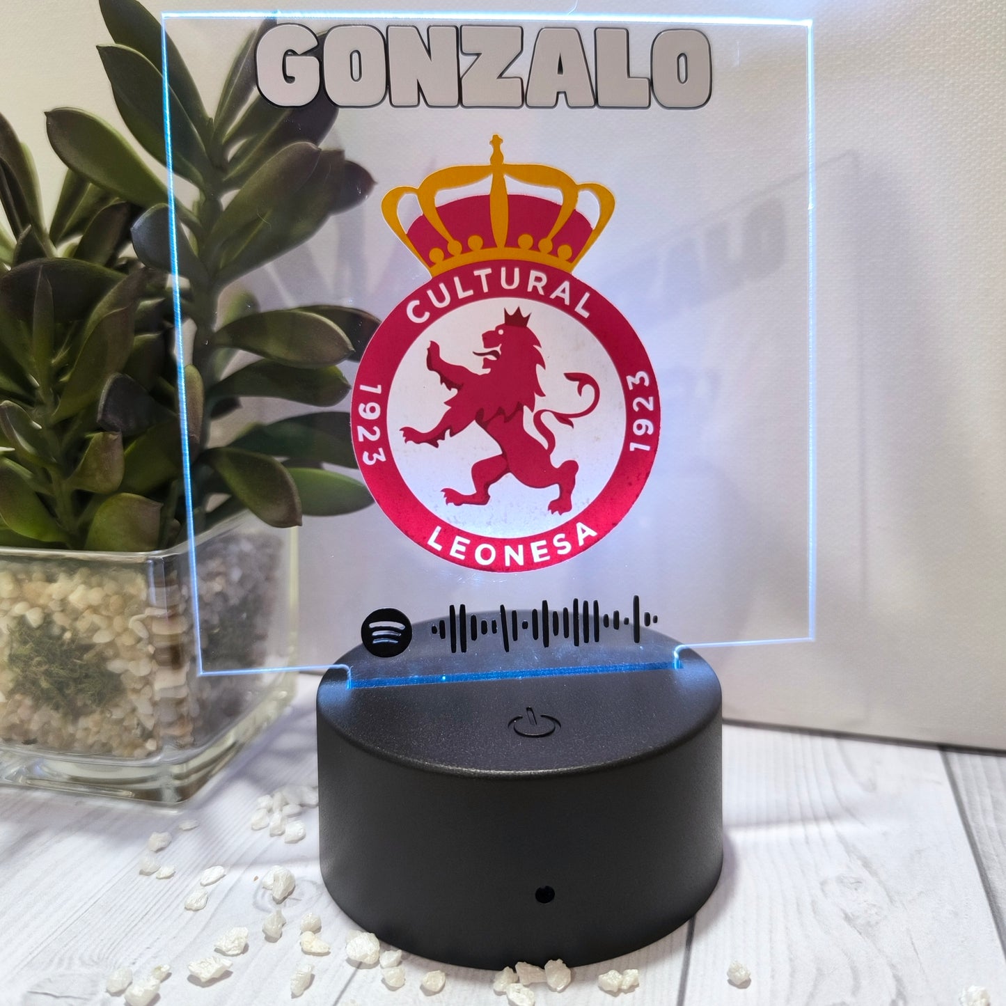 Lámpara de fútbol personalizada con escudo, himno en código Spotify y nombre