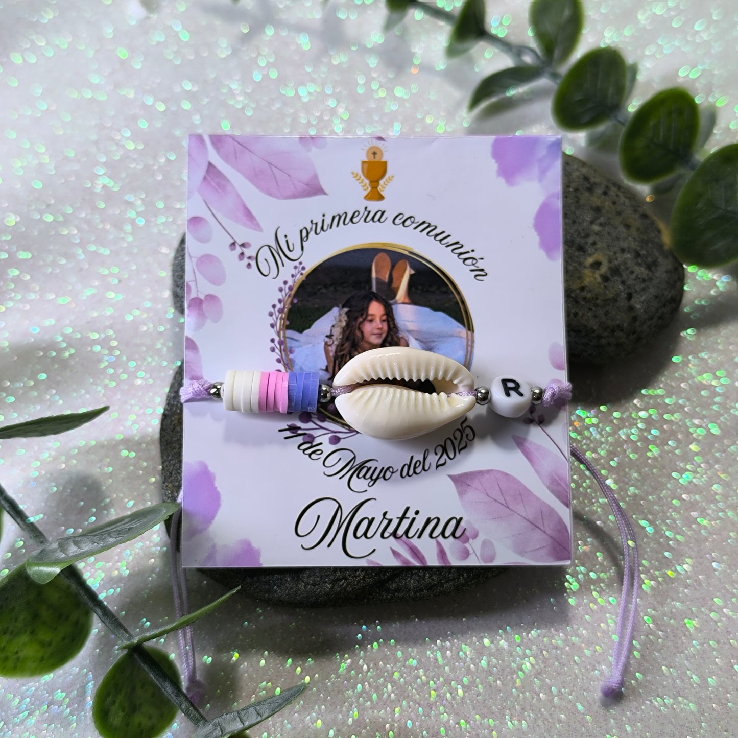 Pulsera personalizada de comunión con inicial y tarjeta con foto, nombre y fecha