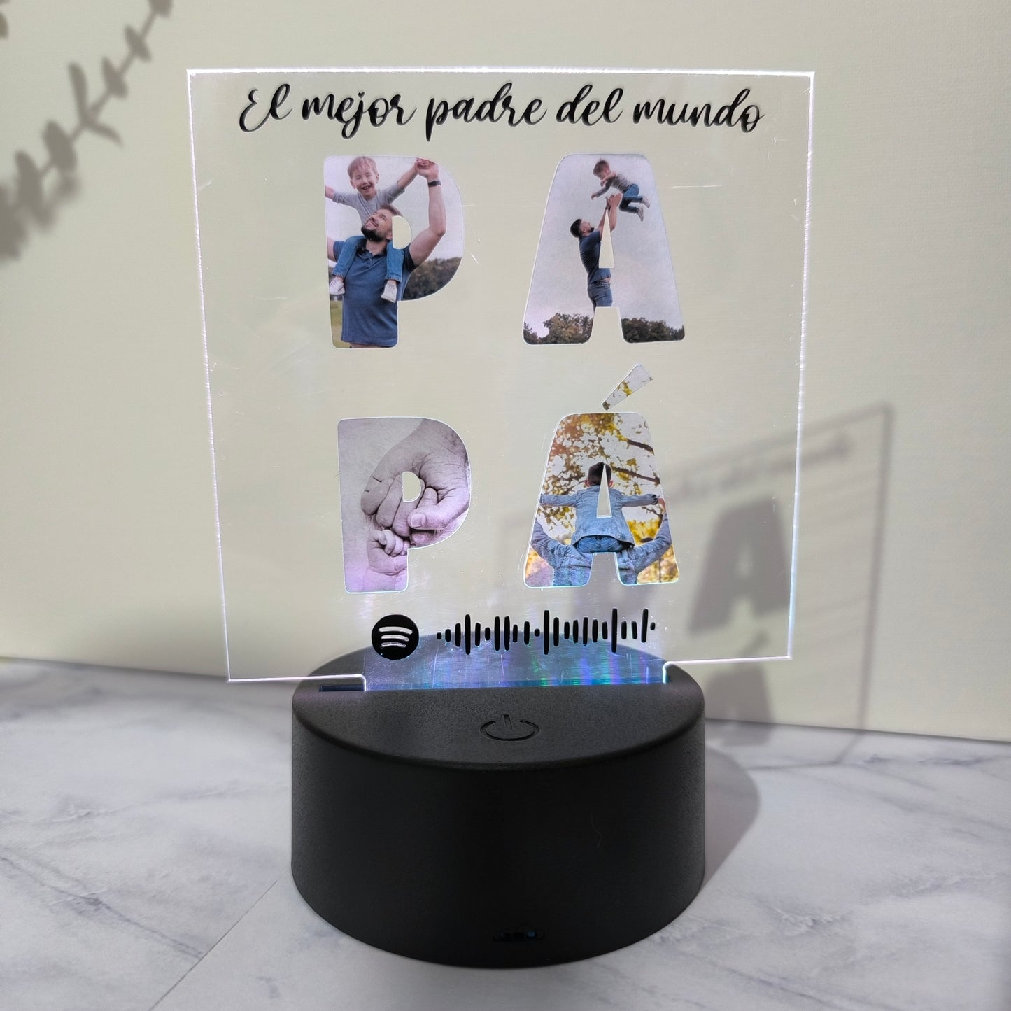Lámpara personalizada Día del Padre con fotos y código Spotify
